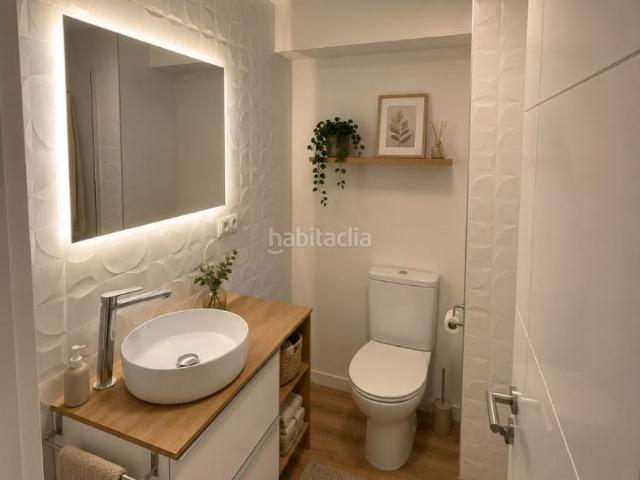 Piso en venta en Benalmádena, Solymar. Apartamento Reformado con Licencia Turística y Vistas Panorámicas al Mar Benalmádena Costa. Pisos.