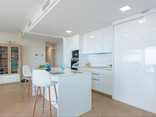 Piso en venta en Benalmádena, Torremuelle. Precioso apartamento con 3dorm.vistas al mar. 2 parking privados mas trastero. Pisos.
