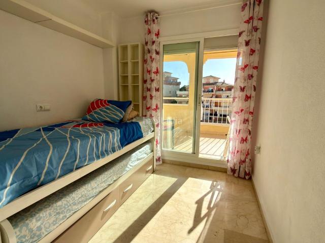 Piso en venta en Benalmádena, Zona Centro Comercial Torrequebrada. BONITO PISO EN TORREQUEBRADA CON VISTAS AL MAR. Pisos.