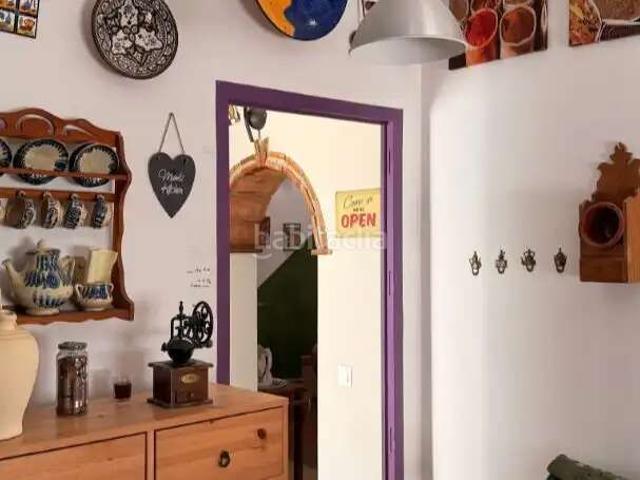 Piso en venta en Benamargosa. Casa reformada con gran terraza y vistas en Benamargosa. Pisos.