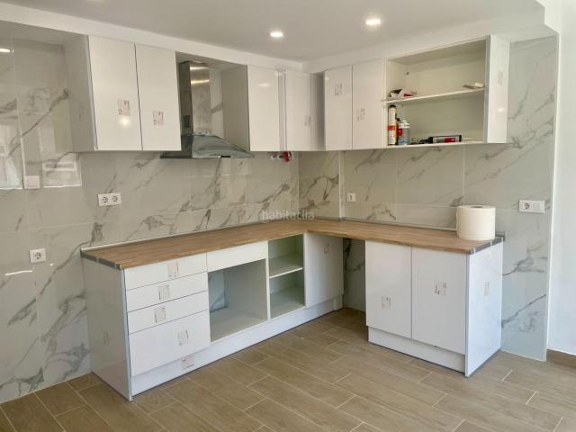 Piso en venta en Benicarló, Pueblo. Piso recién reformado en el centro de Benicarló Ideal para vivir o invertir. Pisos.