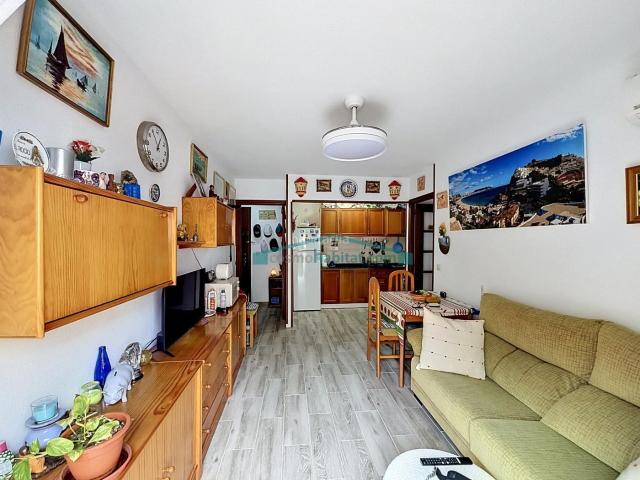 Piso en venta en Benidorm, Casco Antiguo Puerto. OPORTUNIDAD EN EL CENTRO DE BENIDORM A POCOS MINUTOS DE PLAYA DE PONIENTE Y PARQUE DE ELCHE. Pisos.