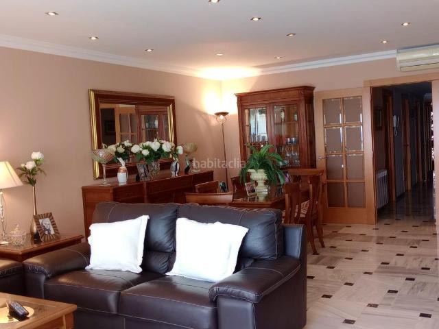 Piso en venta en Benidorm, Casco Antiguo Puerto. Increíble gran piso con 4 dormitorios en 1 Linea Playa Levante en zona Centro. Pisos.