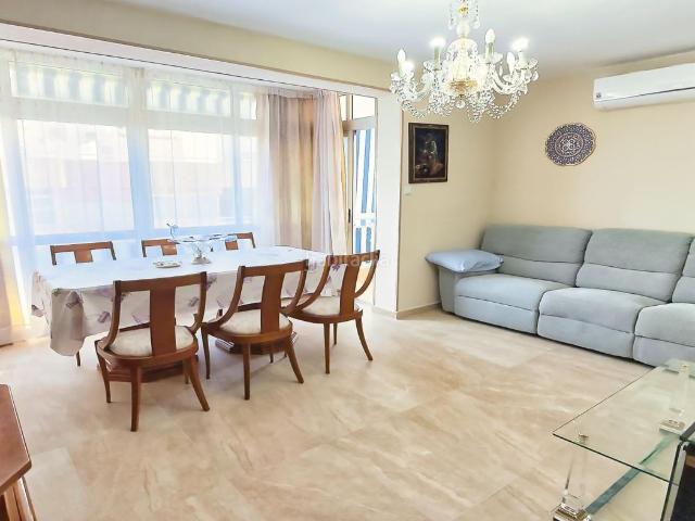 Piso en venta en Benidorm, Centro Urbano. Piso en el Corazón de Benidorm Listo para Entrar a Vivir!. Pisos.