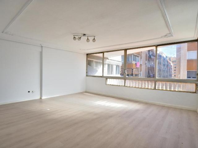 Piso en venta en Benidorm, Colonia Madrid. Pisos.