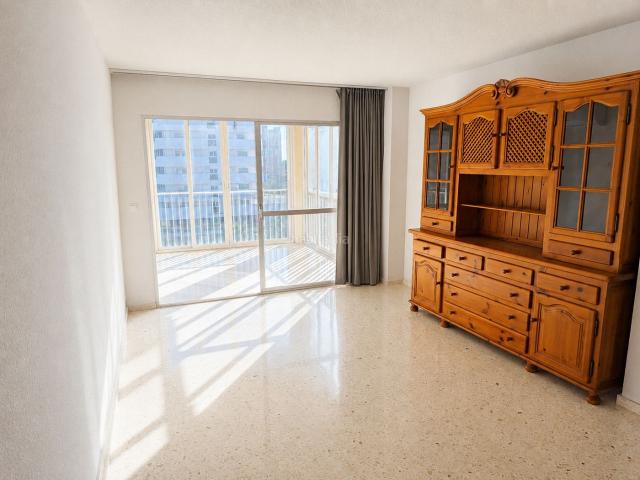 Piso en venta en Benidorm, Juzgados Plaza de Toros. Espectacular Piso de 140 m en Rincón de Loix Luz, Espacio y Calidad de Vida a un paso del Mediterráneo. Pisos.