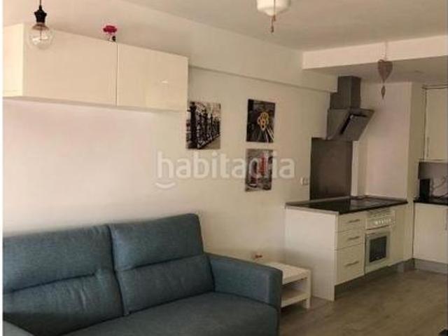 Piso en venta en Benidorm, Levante Alto. Este apartamento tiene una superficie construida de 70m2 y está situado en el barrio de Levante de Benidorm.La distribución del ap. Pisos.