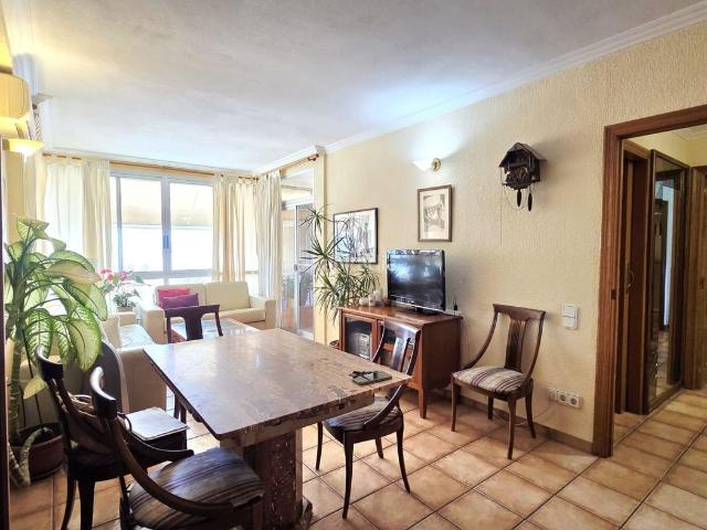 Piso en venta en Benidorm, Playa Levante. Amplio piso con vistas al mar en la zona de Levante, Benidorm. Pisos.
