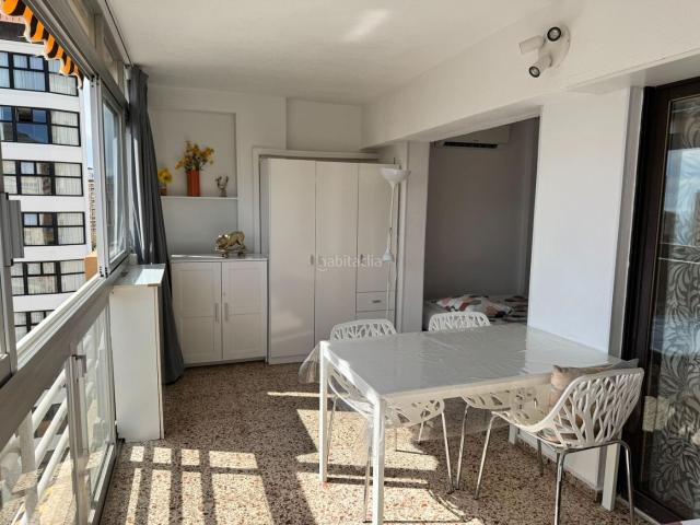 Piso en venta en Benidorm, Playa Levante. Apartamento con licencia turística y vistas al mar en Avenida de Mallorca Benidorm. Pisos.
