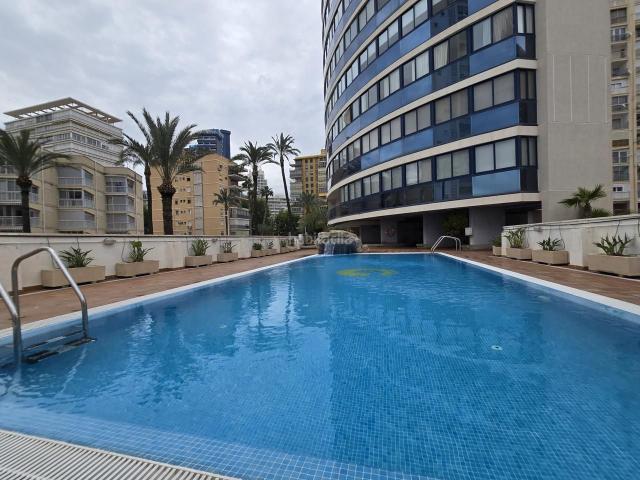 Piso en venta en Benidorm, Playa Levante. Apartamento en 1ª línea en edificio exclusivo. Pisos.