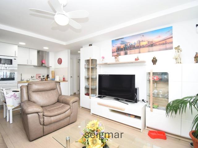 Piso en venta en Benidorm, Playa Levante. APARTAMENTO EN PRIMERA LÍNEA CON VISTAS AL MAR. Pisos.