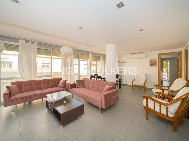 Piso en venta en Benidorm, Playa Levante. Bonito piso de 3 dormitorios en primera línea de Levante. Pisos.