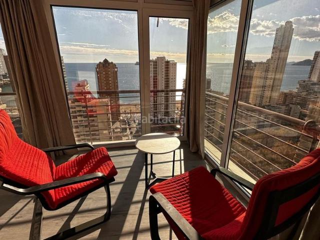 Piso en venta en Benidorm, Playa Levante. Piso moderno y muy soleado en Avenida Mediterráneo Benidorm. Pisos.