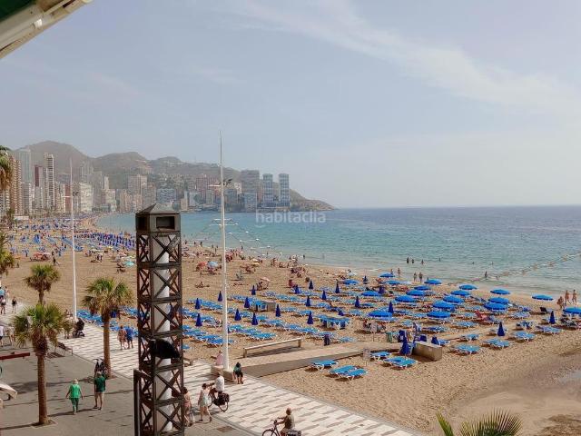 Piso en venta en Benidorm, Playa Levante. Precioso piso totalmente reformado con gran terraza en 1 Linea playa Levante. Pisos.