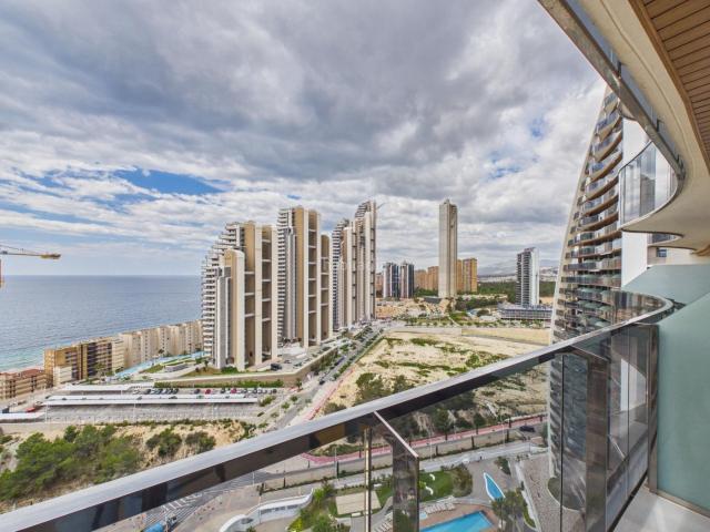 Piso en venta en Benidorm, Playa Poniente. EXCLUSIVO APARTAMENTO DE LUJO EN SUNSET WAVES BENIDORM PLANTA 18 VISTAS PANORÁMICAS AL MAR. Pisos.