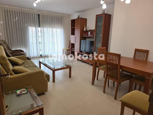 Piso en venta en Benidorm, Playa Poniente. Vive de lujo en Poniente gran terraza, urbanización completa y garaje. Pisos.