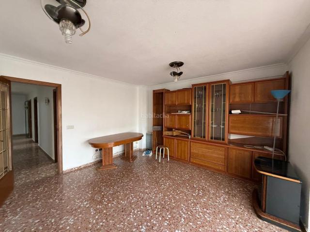 Piso en venta en Benidorm, Rincón Bajo. Amplio piso de 3 dorm. en playa Levante a 300 m de la playa. Pisos.