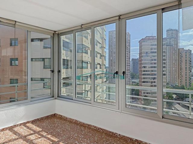 Piso en venta en Benidorm, Rincón Bajo. Piso en Benidorm a pocos minutos de Playa de Levante con garaje y piscina. Pisos.