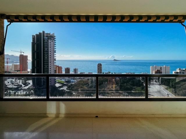 Piso en venta en Benidorm Zona Poniente con vistas al mar