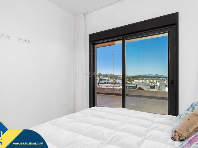 Piso en venta en Benijófar. Apartamentos en construcción con piscina, en la provincia de Alicante, en la localidad de Benijófar. 3 habitaciones 72 m² A 8. Pisos.