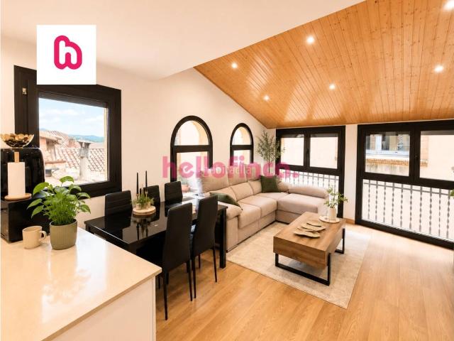 Piso en venta en Berga. Acogedor dúplex reformado con encanto y mucha luz en Berga. Pisos.