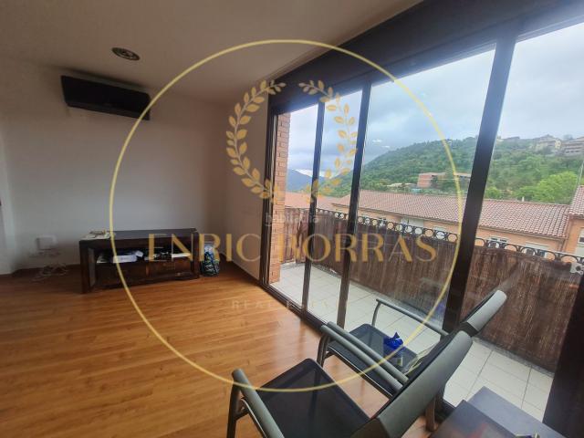 Piso en venta en Berga. Bonito piso de 2 habitaciones en Berga. Pisos.