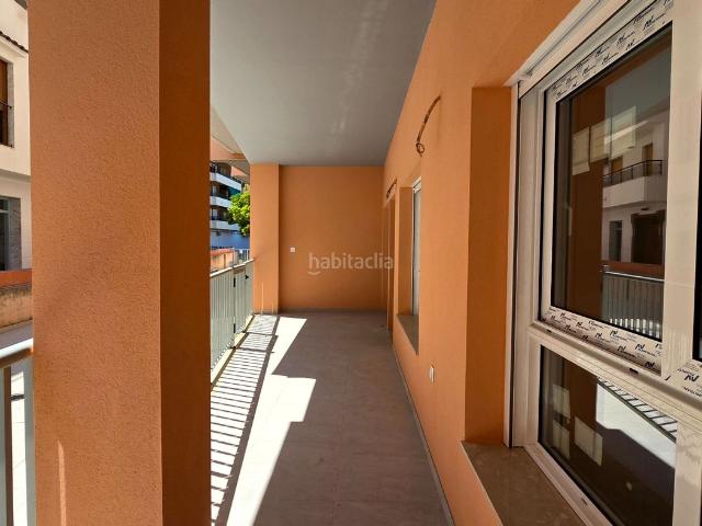 Piso en venta en Bigastro. Moderna vivienda en planta baja con entrada privada en pleno centro. Pisos.