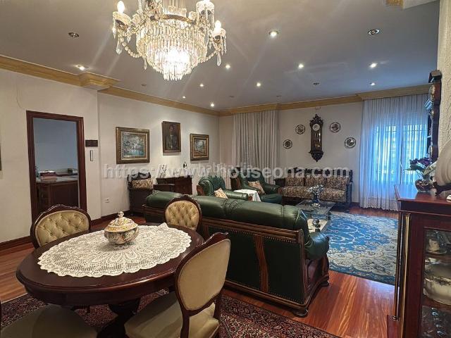 Piso en venta en Bilbao, Zabalburu. AMPLIA VIVIENDA EN PLENO CENTRO DE BILBAO, en C Hurtado Amézaga. Pisos.