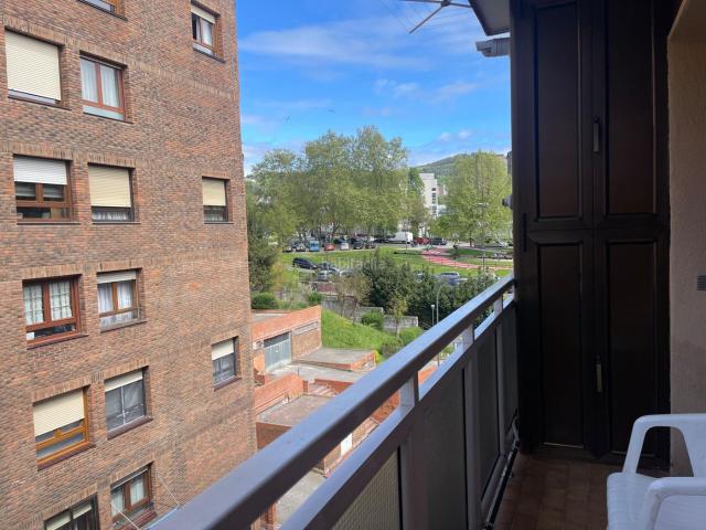 Piso en venta en Bilbao, Bolueta. Piso Para Entrar a Vivir Con 3 Habitaciones En Bolueta. Pisos.