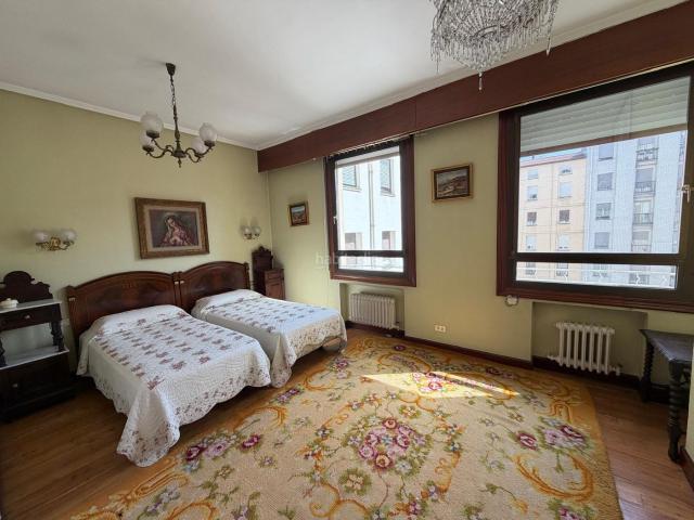 Piso en venta en Bilbao, Campuzano. INMOBILIARIA CAMPUZANO vende magnífica vivienda situada en la calle Rodríguez Arias, junto a la Plaza Campuzano. Pisos.
