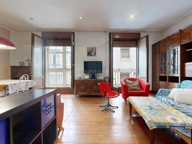 Piso en venta en Bilbao, Casco Viejo. Piso en Plaza Nueva. Pisos.
