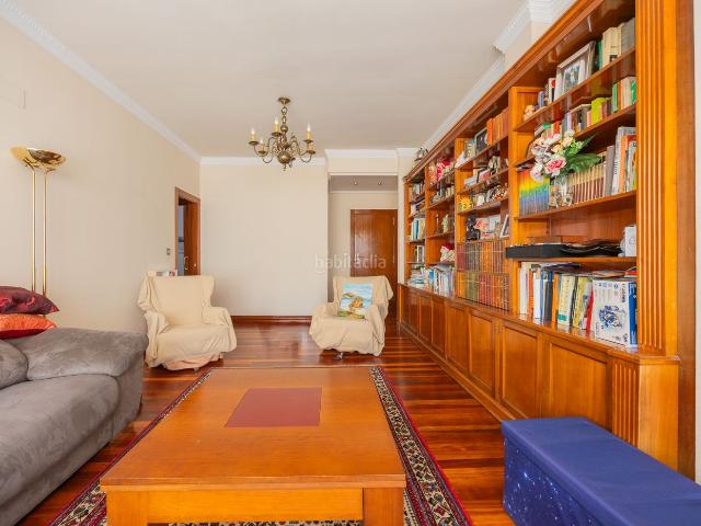 Piso en venta en Bilbao, Ensanche Moyua Diputación. INMOBILIARIA CAMPUZANO presenta esta magnífica vivienda situada en la calle Máximo Aguirre, junto a Gran Vía. Pisos.