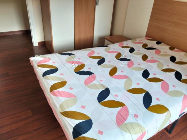 Piso en venta en Bilbao, Iralabarri. se vende piso en calle medina de pomar enfrente parque escurtze con 75m2, 3dorm,baño,cocina y sala, un balcón. Pisos.