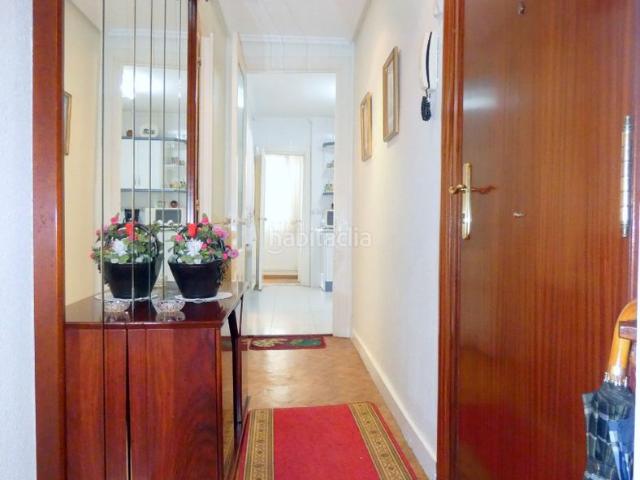Piso en venta en Bilbao, Iturralde. Mucha luz, 91 m² y una ubicación inmejorable: el piso con el que crear una vivienda espectacular. Pisos.