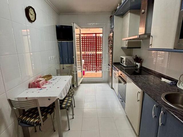 Piso en venta en Bilbao, Miribilla. Consultoría Inmobiliaria Urdina, VENDE Piso Parcela Garaje Trastero en la Calle Donosti del Barrio de Miribilla Bilbao. Pisos.