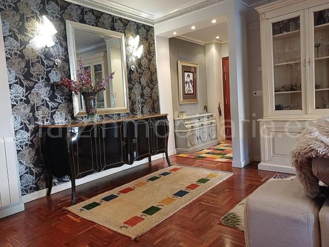 Piso en venta en Bilbao, Otxarkoaga. Piso en venta en Txurdinaga, 2 dormitorios. Pisos.