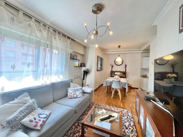 Piso en venta en Bilbao, Santutxu Basarrate. Amplio piso exterior con garaje y trastero en Santutxu Bolueta. Pisos.
