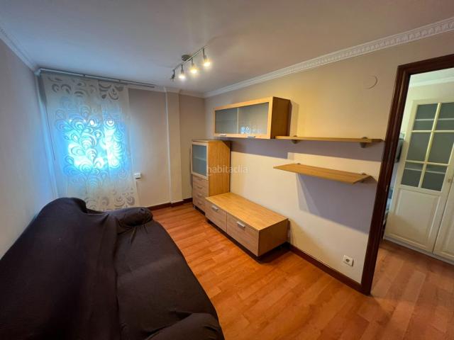 Piso en venta en Bilbao, Santutxu Basarrate. ? ¡Listo para entrar a vivir! Piso de 2 habitaciones con balcón y bonitas vistas ?. Pisos.