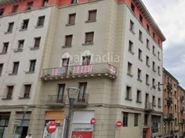 Piso en venta en Bilbao, San Fransisco. Piso de 64m con Inquilino 11.61 rentabilidad bruta. Pisos.