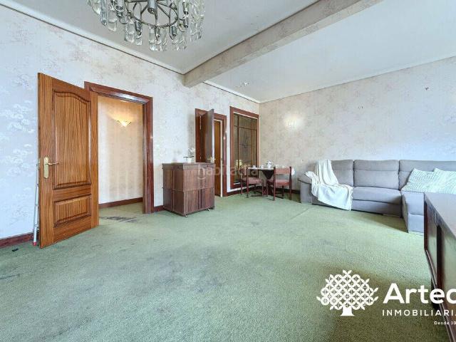 Piso en venta en Bilbao, San Pedro de Deusto La Ribera. Piso en Venta, Zona Deusto, a reformar. Pisos.