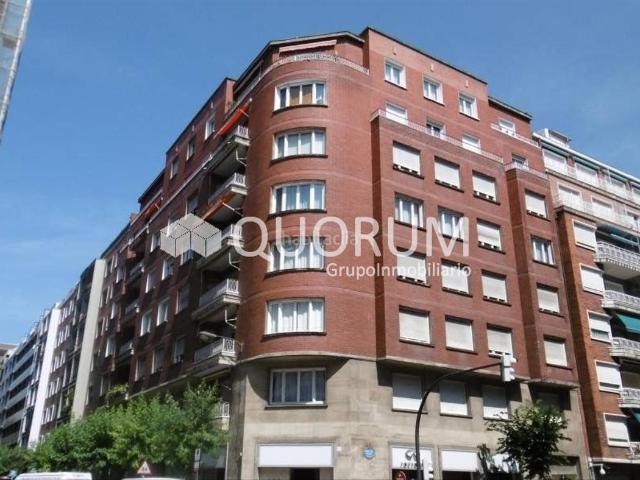 Piso en venta en Bilbao, Sabino Arana Jesuitas. Espectacular Vivienda de 250m Próxima al Parque. Pisos.