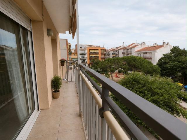 Piso en venta en Blanes, Els Pavos Costa Brava. AMPLIO Y LUMINOSO PISO CON BALCÓN EN BLANES. Pisos.