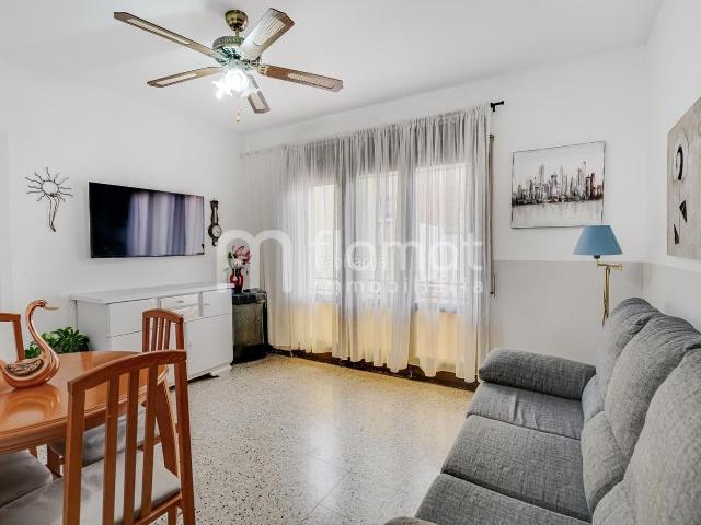Piso en venta en Blanes, Els Pavos Costa Brava. Se vende piso en Blanes. Pisos.