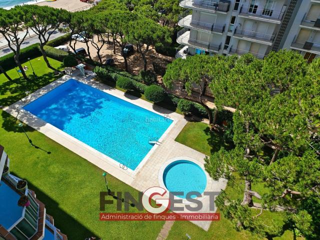 Piso en venta en Blanes, Els Pins Costa Brava. FANTASTICO PISO PRIMERA LINEA REFORMADO. Pisos.