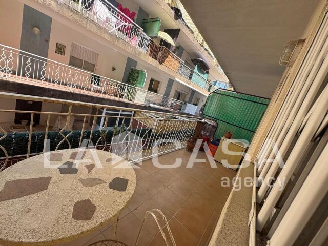 Piso en venta en Blanes, La plantera Costa Brava. cuatro habitaciones dos balcones. Pisos.