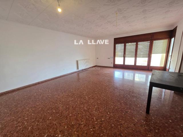 Piso en venta en Blanes, Mas Florit Ca la Guidó Costa Brava. Gran piso de 178 m2 con 5 hab, 2 baños y gran terraza de 15m2. Pisos.
