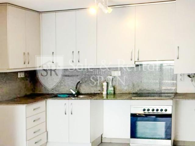 Piso en venta en Blanes, Mont Ferrant Joan Carles I Costa Brava. PRÁCTICO Y LUMINOSO PISO CON BALCÓN EN ZONA RESIDENCIAL DE BLANES. Pisos.