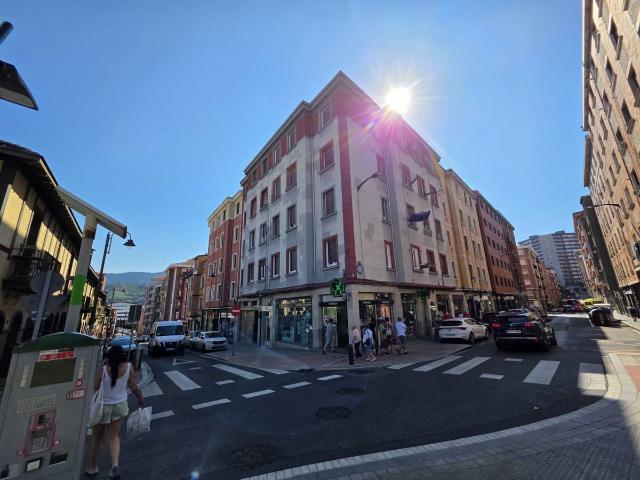 Piso en Venta en Bolueta