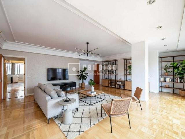 Piso en Venta en Cuatro Caminos Azca