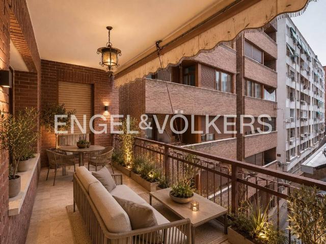 Piso en Venta en Cuatro Caminos Azca
